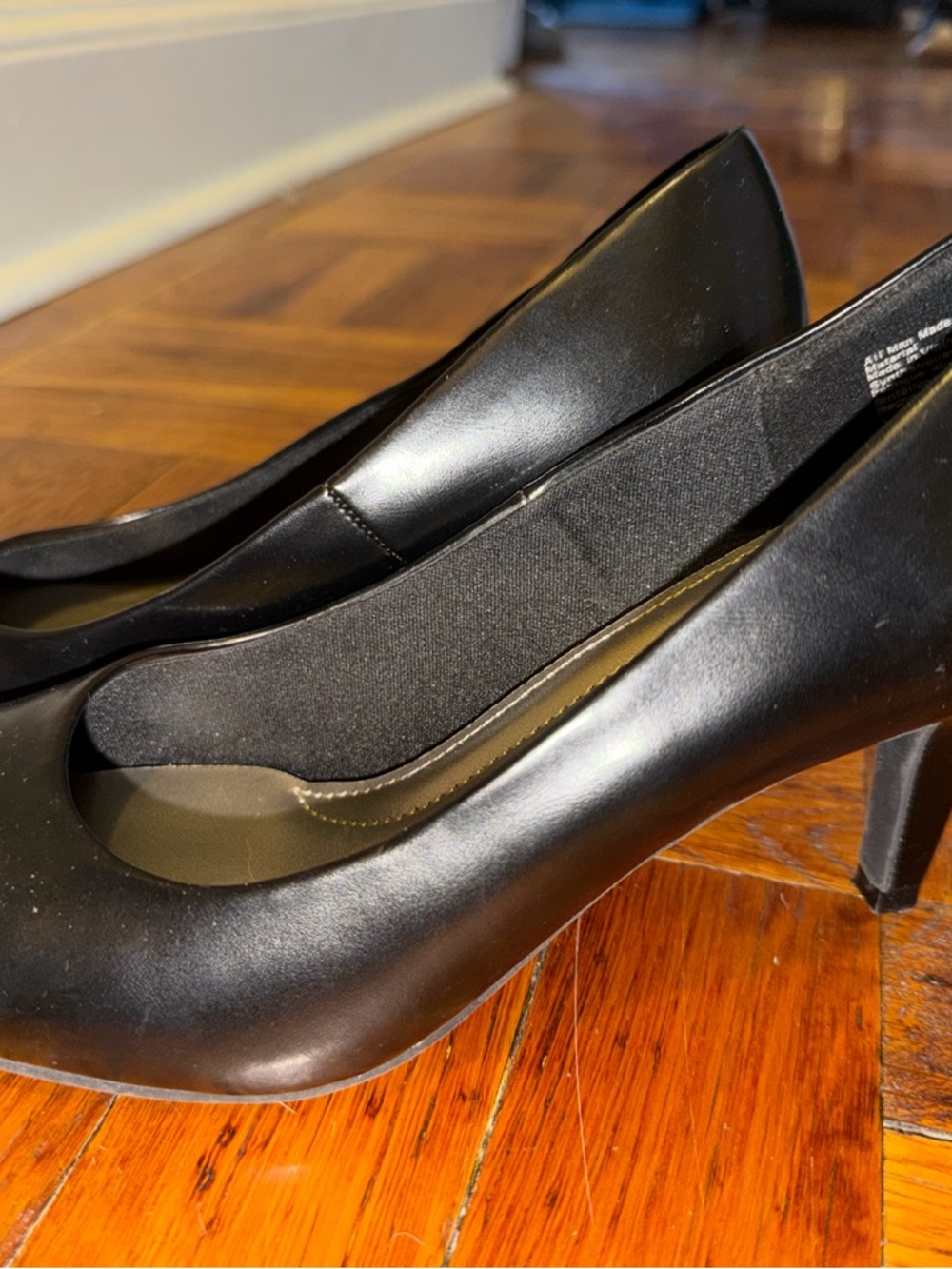 Classic Black Women's Pump - Sleek Everyday Heels